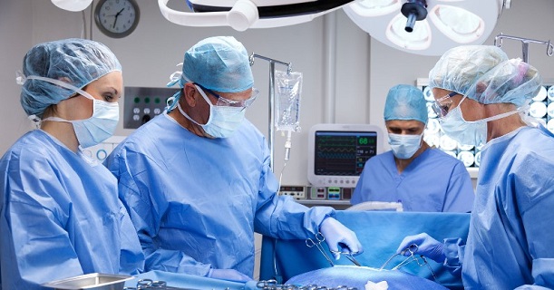 جراحی باز تنگی مجرای ادرار چگونه انجام می‌شود؟